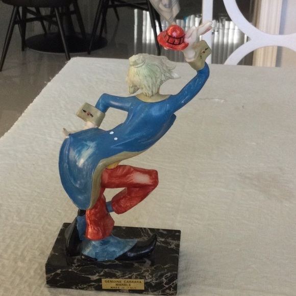 Home a Clown that is happy on a marble stand made in Italy. * - Picture 5 of 6